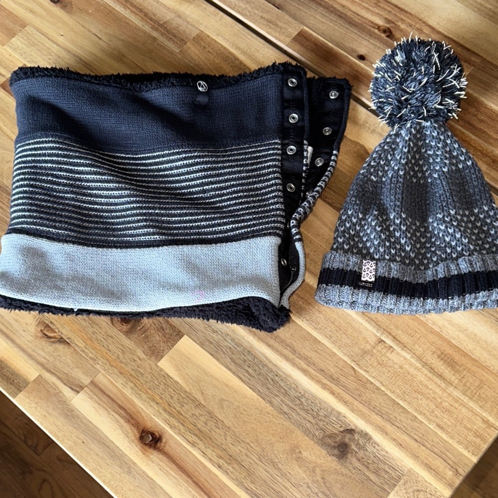 Ivivva Black and Gray Knit Hat and Scarf Set